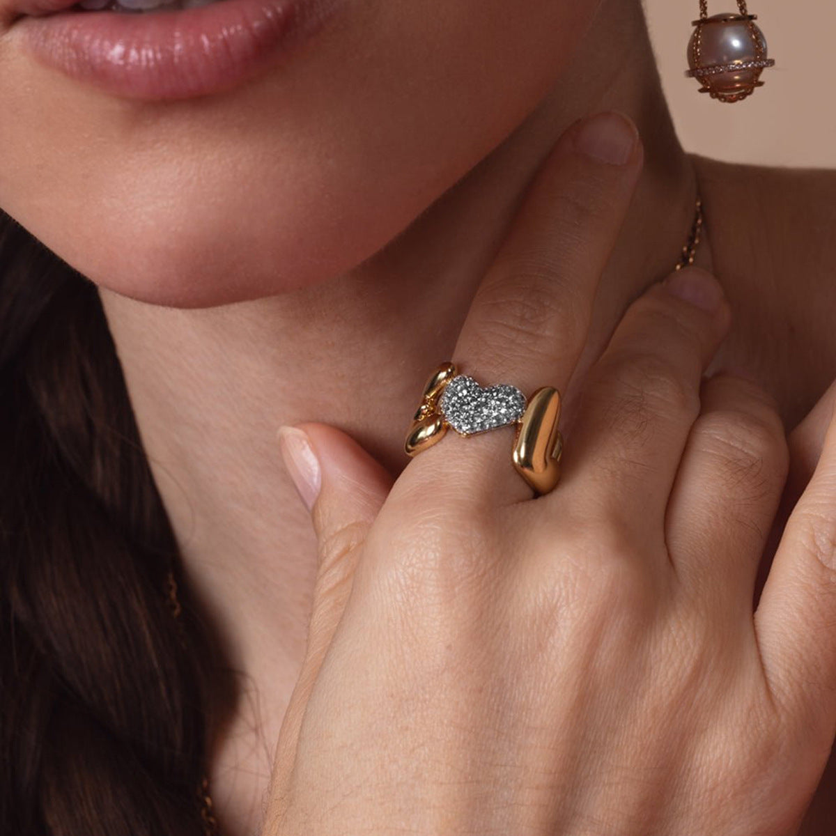 Minimalist 18K Gold Plated Stainless Steel Love Letter Heart Ring with Rhinestone Inlay Unisex