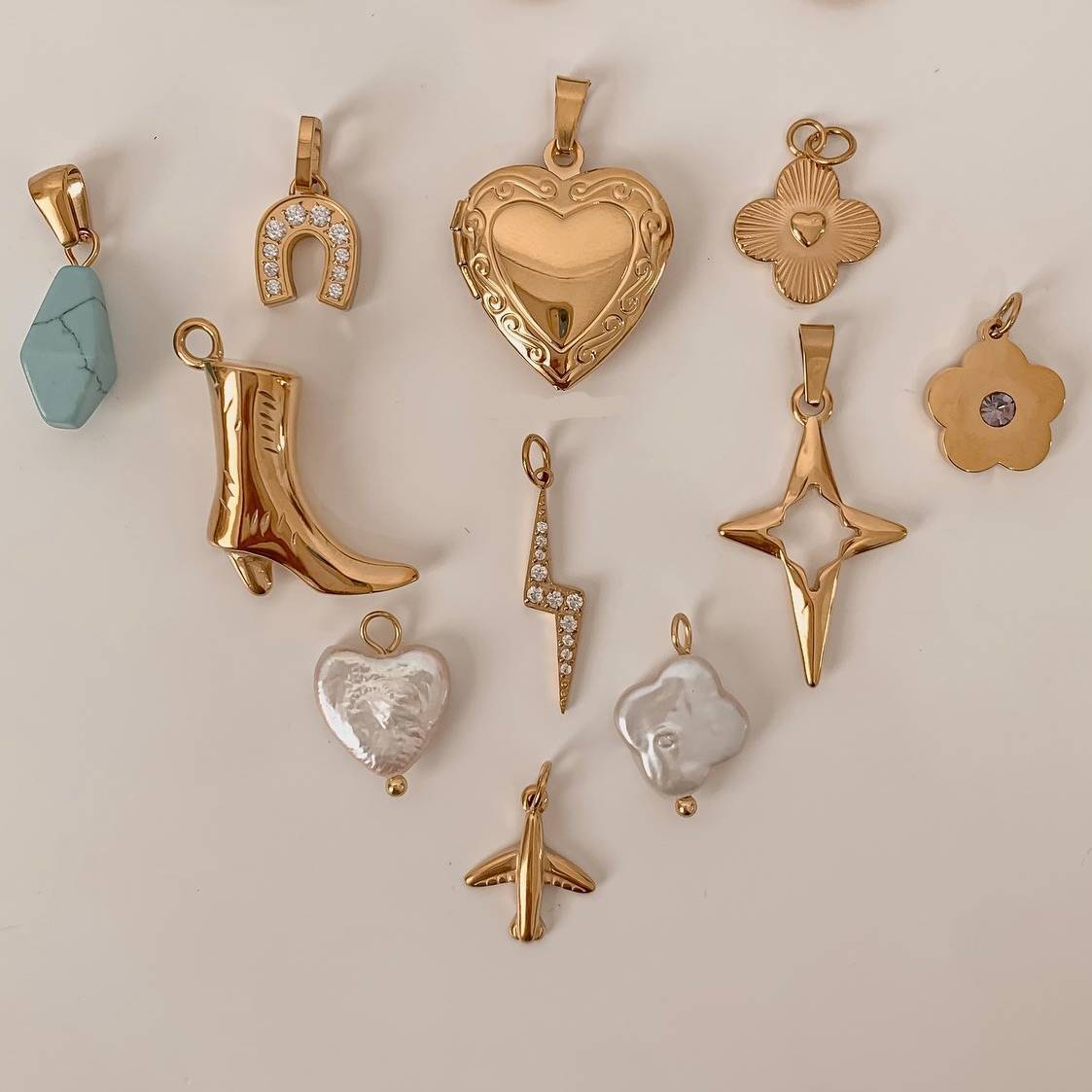 Minimalist Stainless Steel 18K Gold PVD Heart Boot Charm Bar with Pearl for Cable Chain Necklace