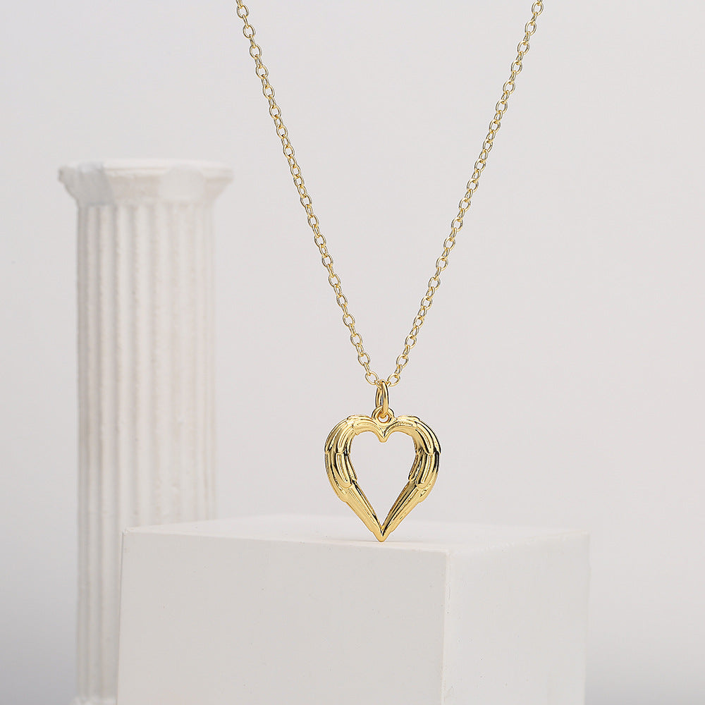 Minimalist MAMA Heart Pendant Necklace for Women with Copper Base Plated in 18K Gold and Zircon Inlay