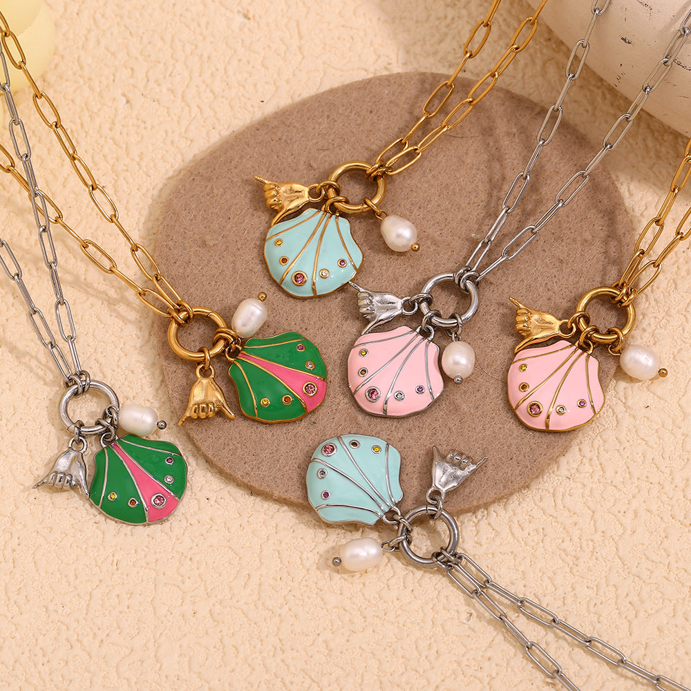 Collana con ciondolo in acciaio inossidabile geometrico minimalista alla moda con placcatura in oro 18 carati, dettagli in strass colorati, motivo a conchiglia e design a gesto della mano
