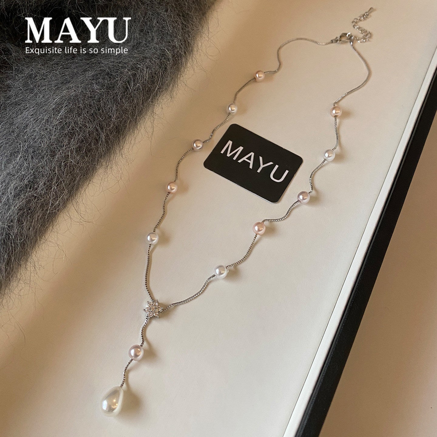 Elegante collar de perlas de imitación con forma floral y de lágrima con colgante de aleación chapada, delicada cadena para la clavícula para mujer