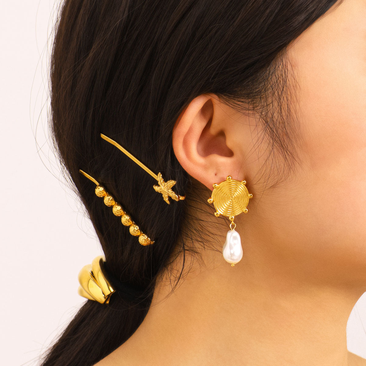 Minimalist Geometric Titanium Steel Threader Earrings with 18K Gold Plating and Pearl Dangle Accents