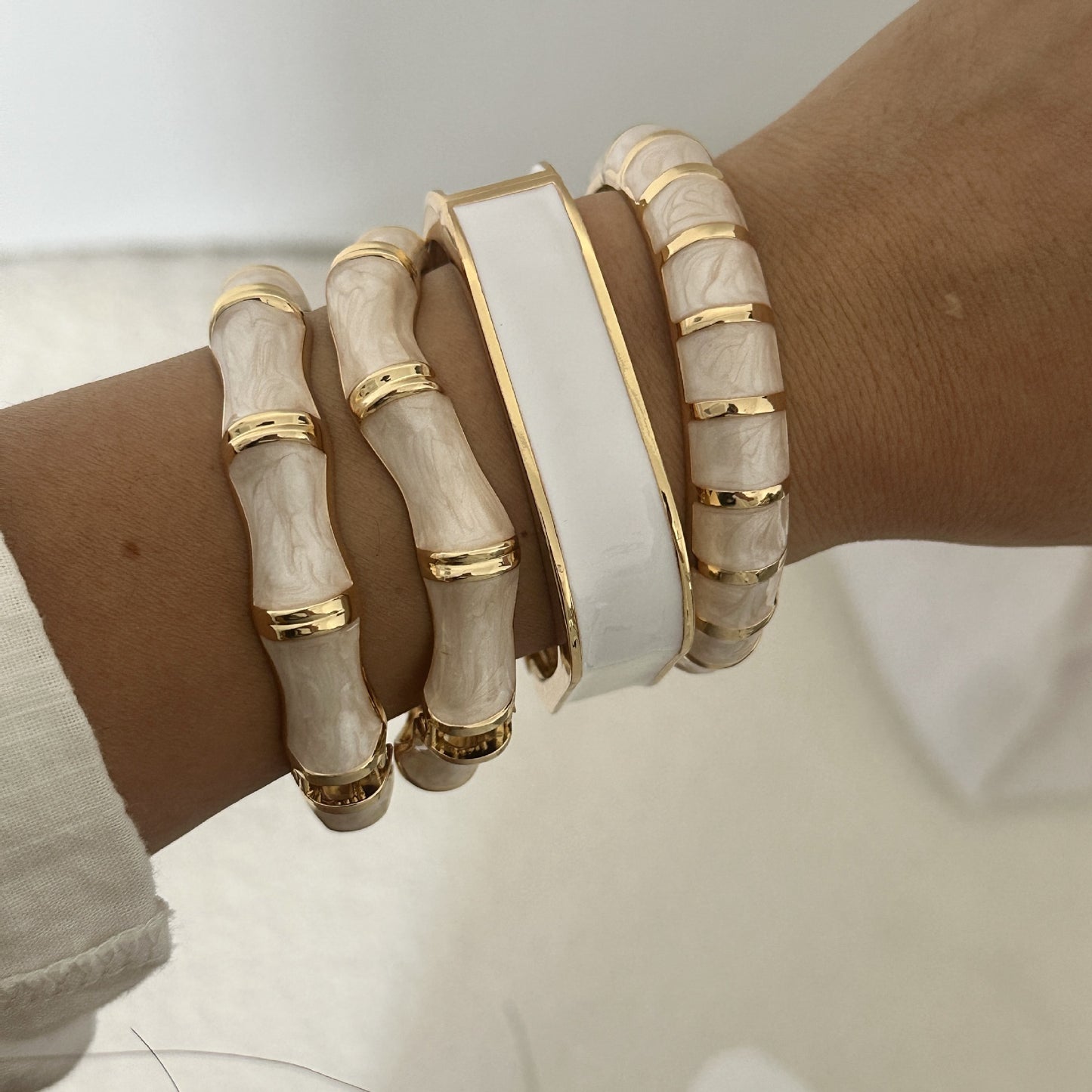 Minimalist White Gold Plated Drip Oil Round Geometric Open Cuff Bracelet