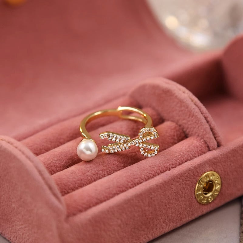 Minimalist Adjustable Pearl Ring in Copper with Plated Finish for Women and Men