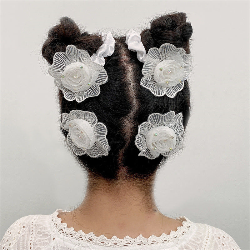 Set di graziosi accessori per capelli floreali per bambini, fermagli e anelli per capelli con fiori in tulle ricamati a mano