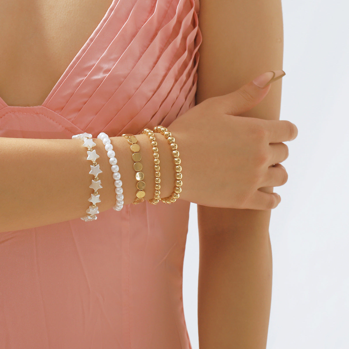 Set di braccialetti multistrato con perle artificiali a forma di cuore geometrico, perle CCB, dolce e grintoso, per donna