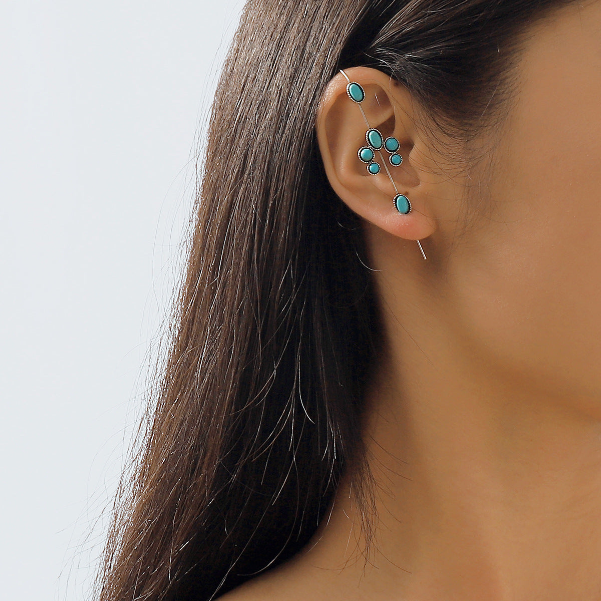 Pendientes colgantes largos bohemios geométricos de aleación con acabado galvanizado e incrustaciones de turquesa