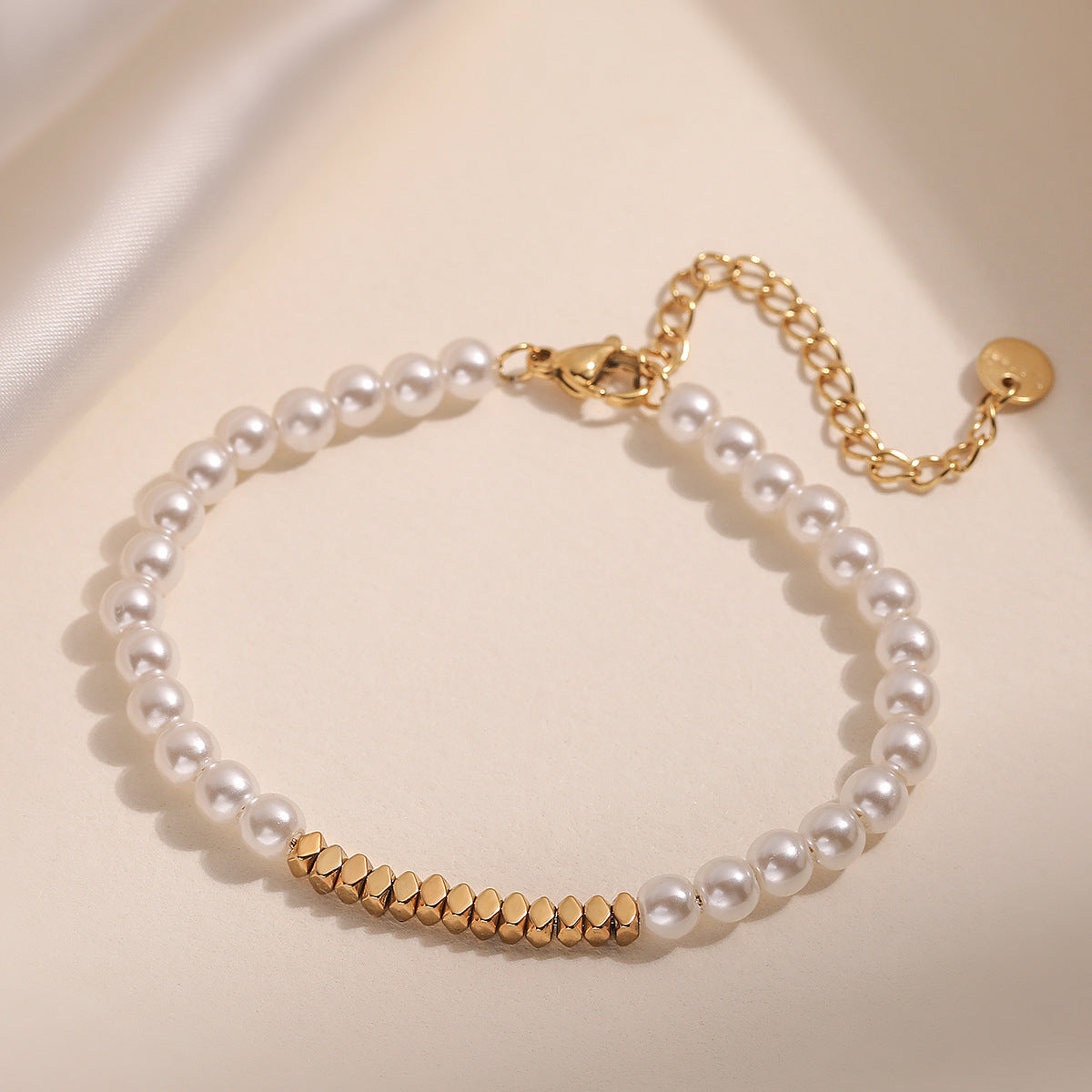Minimalist Irregular Pearl Bracelet for Women Stainless Steel Electroplated Fashion Accessory