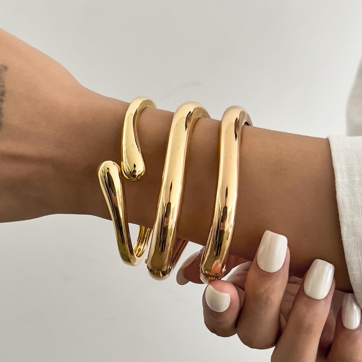Minimalist Irregular Oval Geometric Alloy Plated Spring Cuff Bracelet for Women