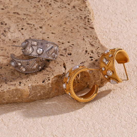Orecchini a cerchio a forma di C in acciaio inossidabile geometrico alla moda con placcatura in oro 18 carati e inserti in perle e strass