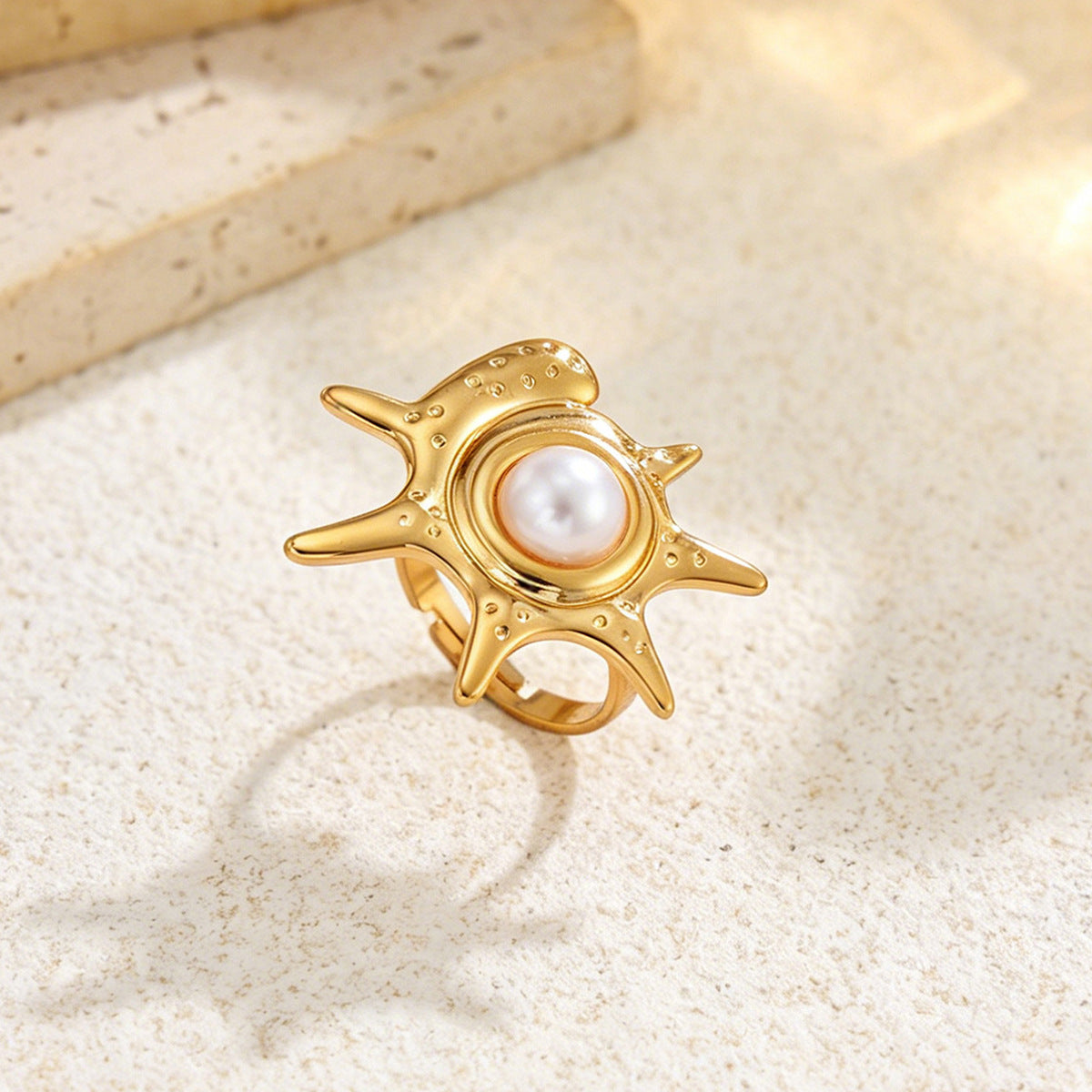Casual PVD Stainless Steel Animal Shape Pearl Ring for Women