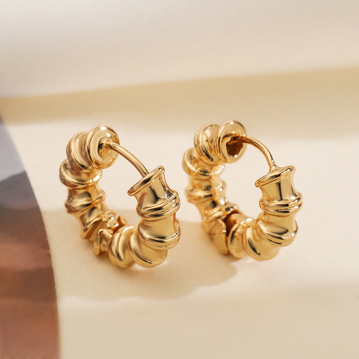 Vintage Geometric Copper Hoop Earrings with 18K Gold Plating for Women — Irregular Shape, Fashionable Office-Ready Design