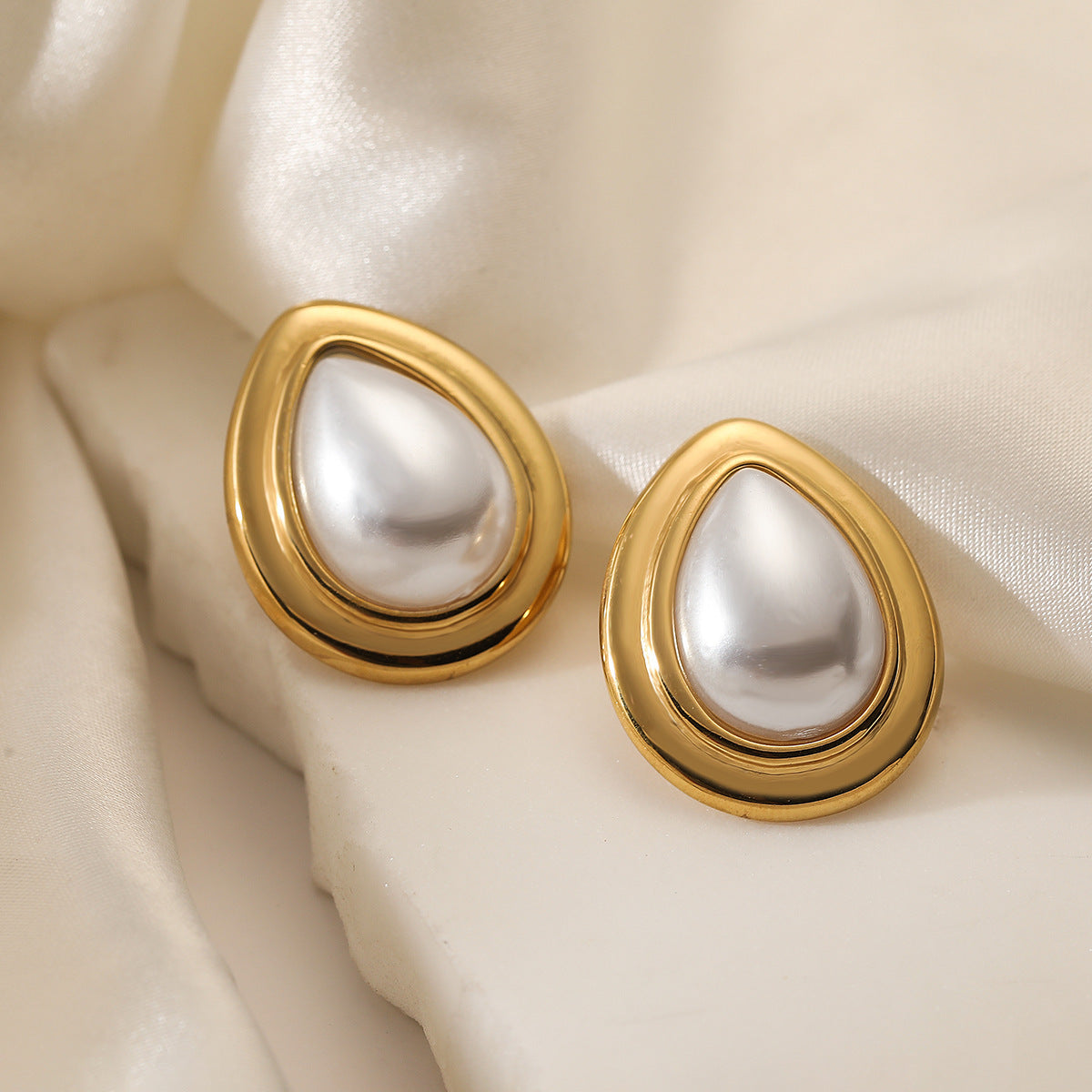 Fashion 18K Gold Plated Geometric Teardrop Pearl Stud Earrings for Women