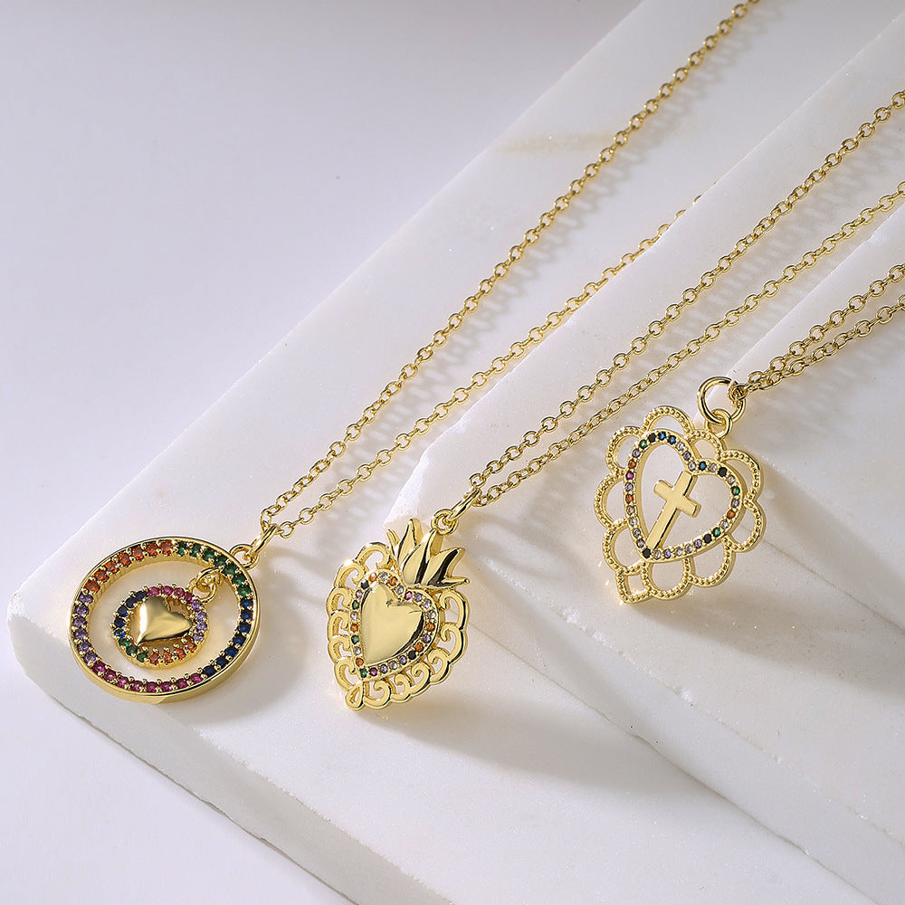 Elegante collana pendente a forma di cuore da donna in ottone placcato oro 18 carati e zirconi micro-incastonati