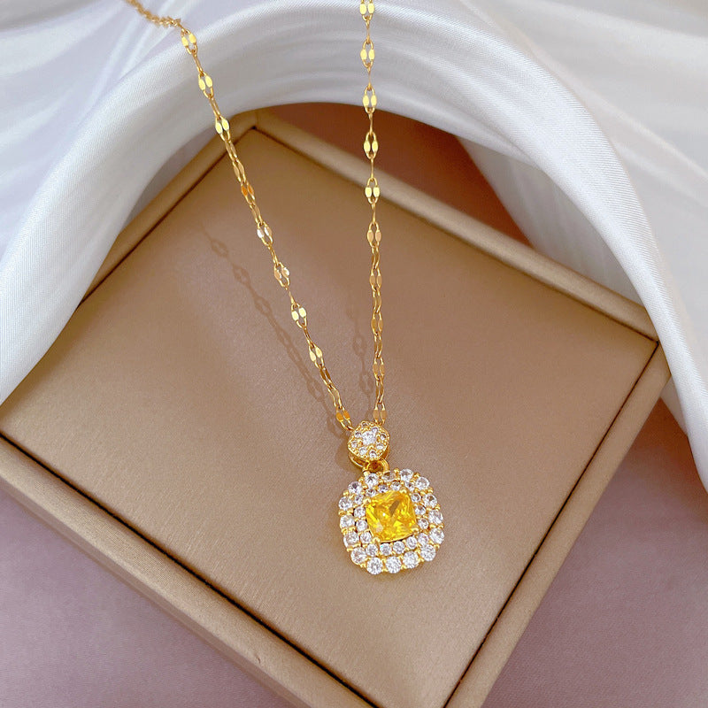 Collana in acciaio al titanio placcato di lusso geometrico da donna con catena a labbra, pendente dolce per festa di matrimonio
