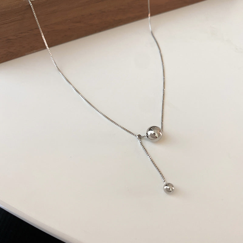 Elegant Floral Abalone-Inspired Pendant Necklace for Women in Alloy with Plated Finish, Delicate Clavicle Chain for Everyday Wear