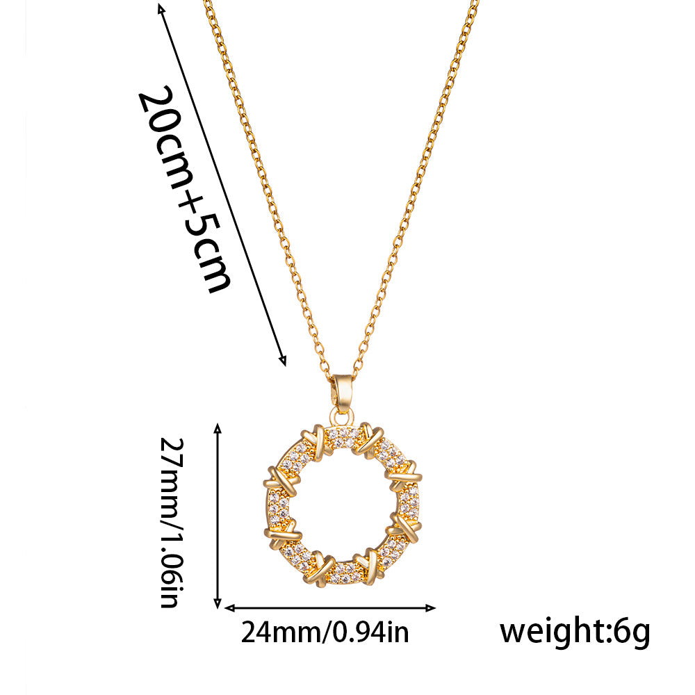 Collana Minimalista Geometrica a Forma di Ciambella in Acciaio al Titanio con Intarsio di Strass da Donna