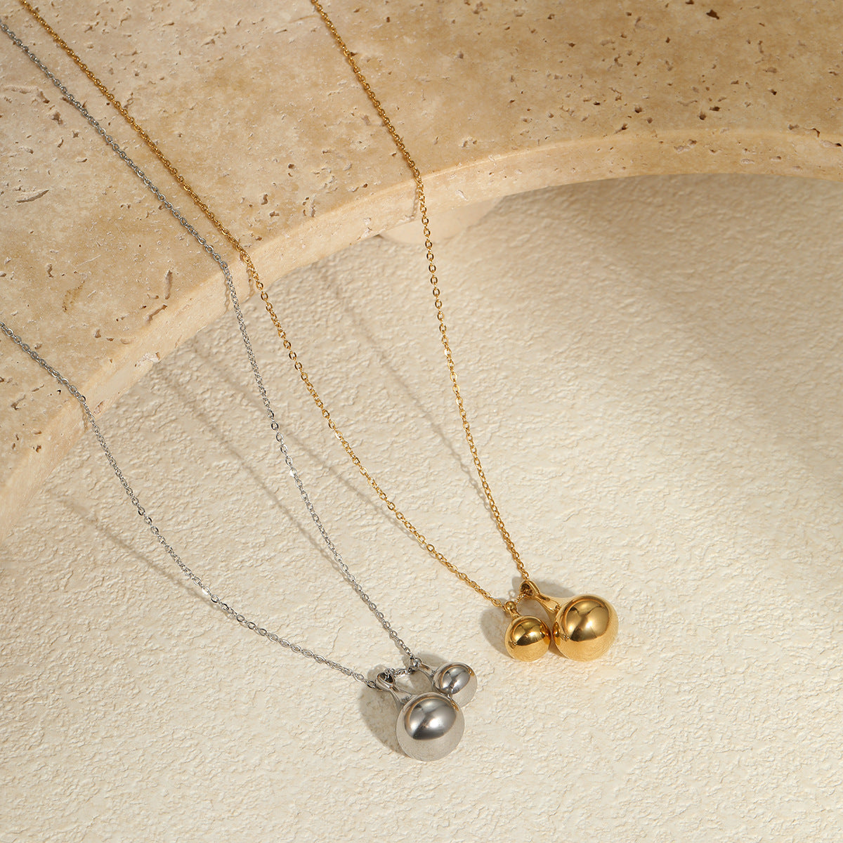 Fashionable Waterdrop-Shaped Stainless Steel Pendant Necklace with Plated Finish for Women, Minimalist Geometric Design, Lightweight Luxe Style