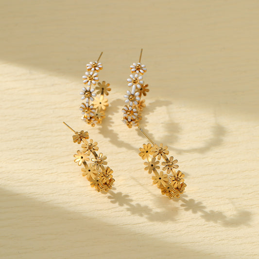 Pendientes de titanio con forma de C, diseño floral dulce, para mujer, con baño de acero inoxidable.