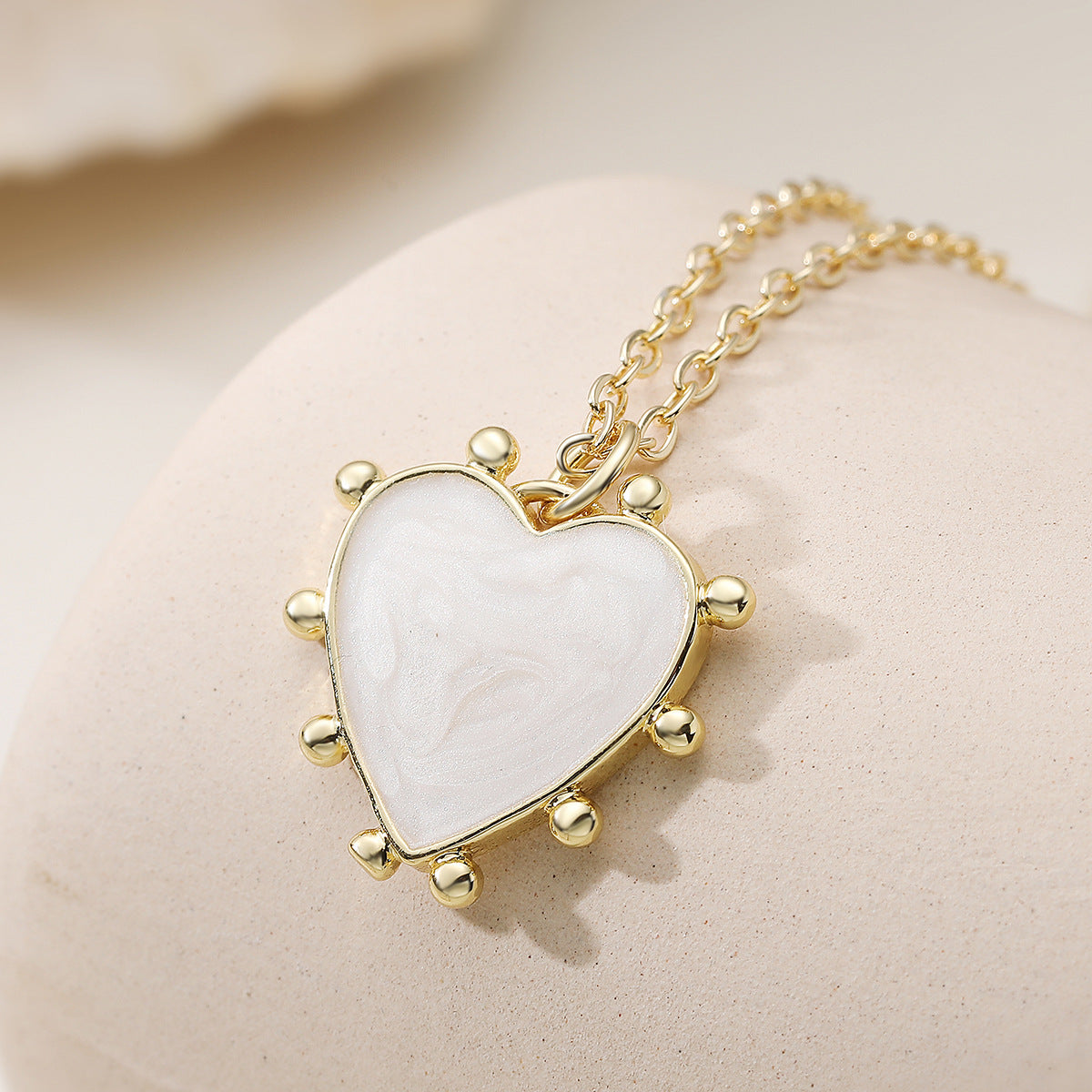 Minimalist 18K Gold Plated Brass Drip Oil Heart Pendant Necklace for Women