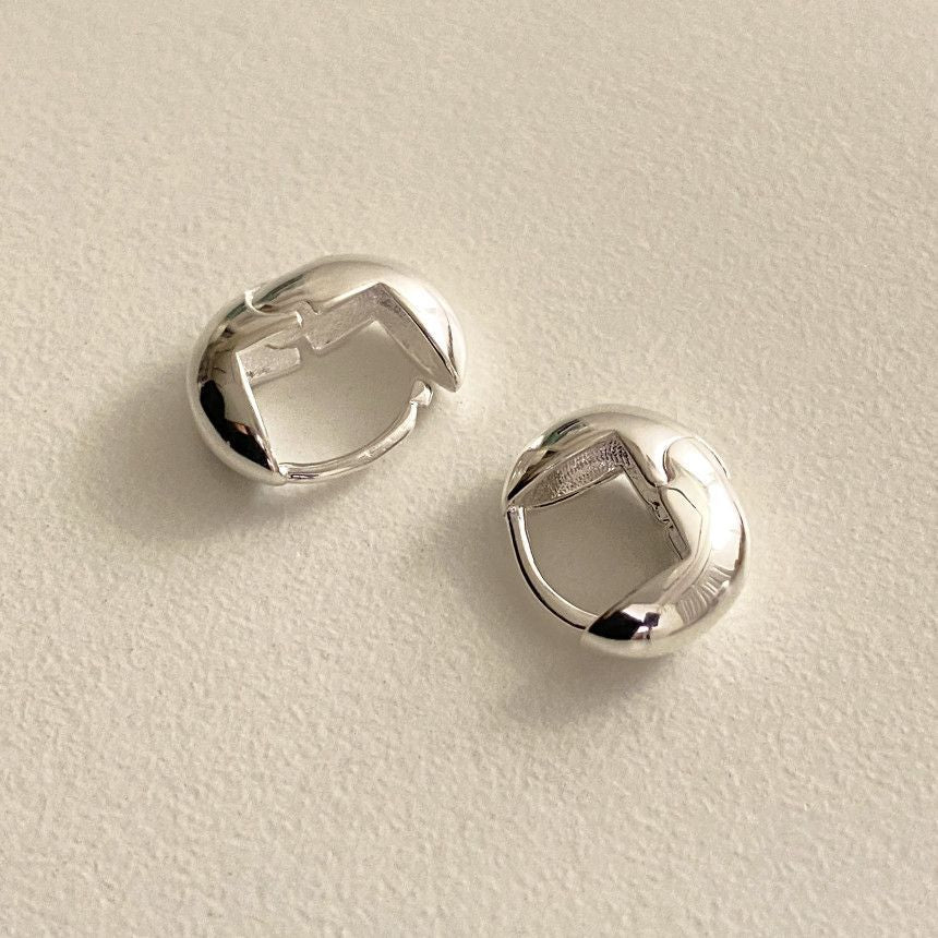 Minimalist Oval-Shaped 925 Sterling Silver Ear Clips with Plated Finish for Women