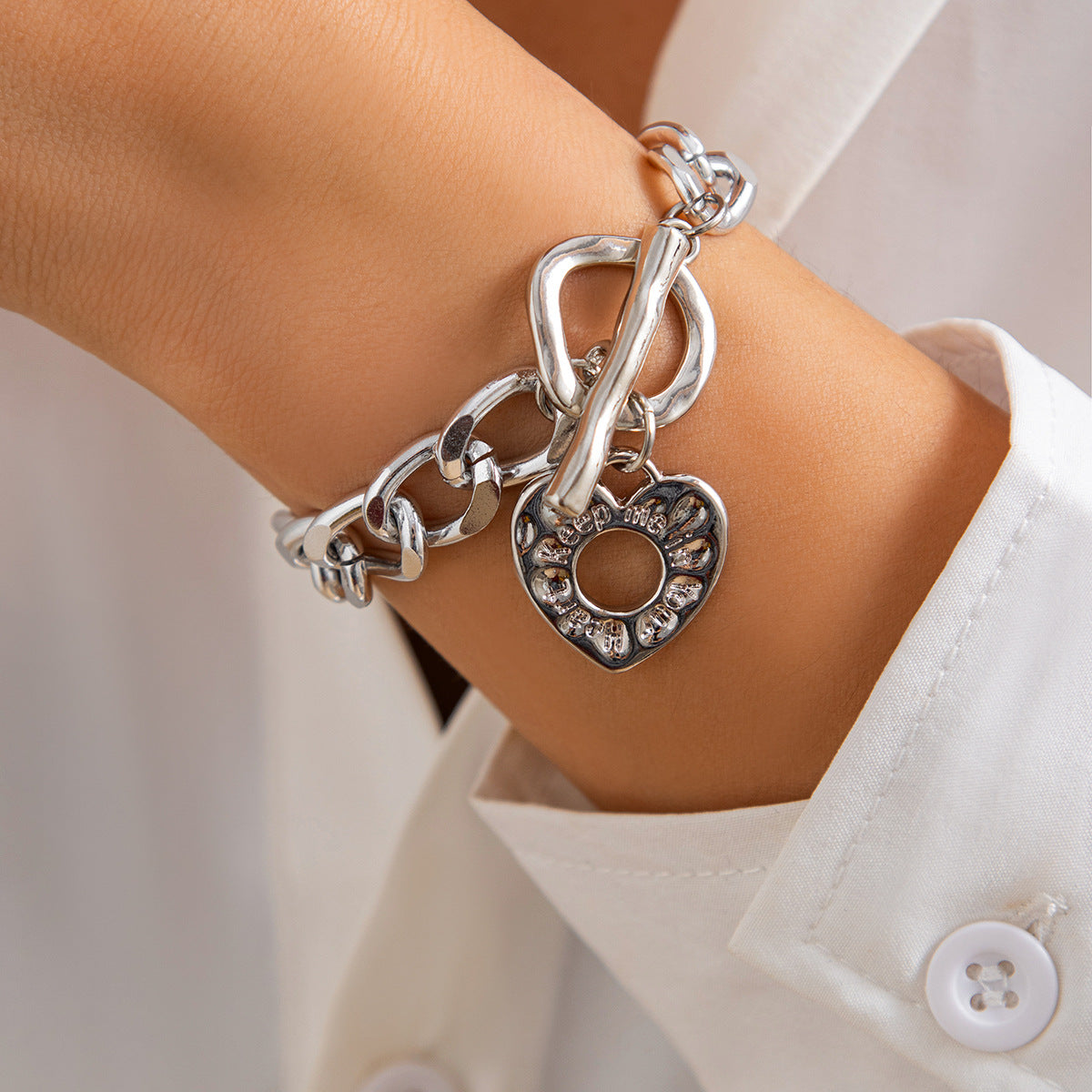 Punk Hollow Heart Alloy Pendant Necklace Plated Choker for Women
