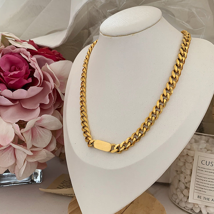 Collar Punk de Acero de Titanio con Baño de Oro de 18K con Cadena Cubana y Doble Letra D para Mujer