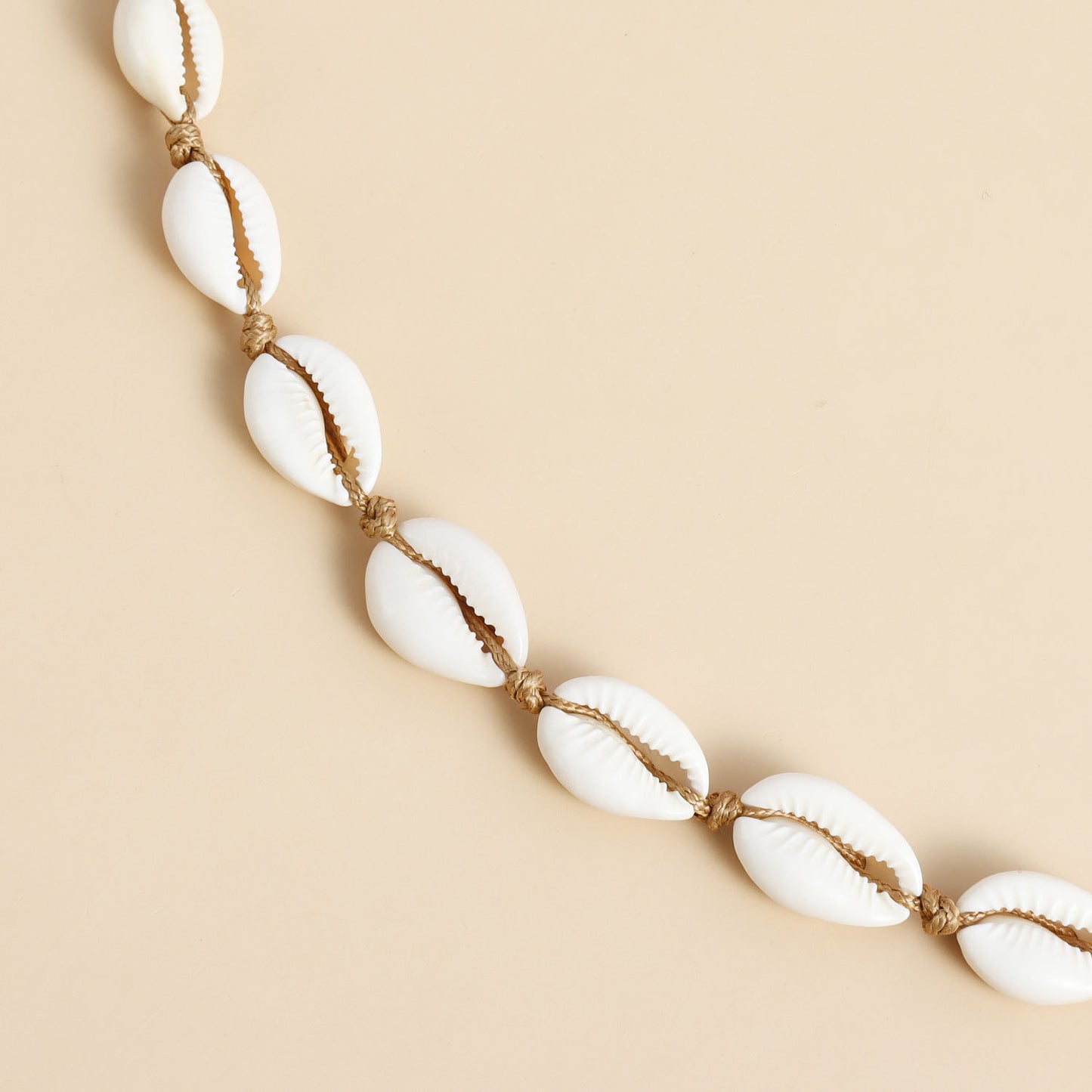 Collar con colgante de concha inspirado en el océano para mujer, con diseño geométrico, aleación galvanizada, textura trenzada y cadena a la altura de la clavícula