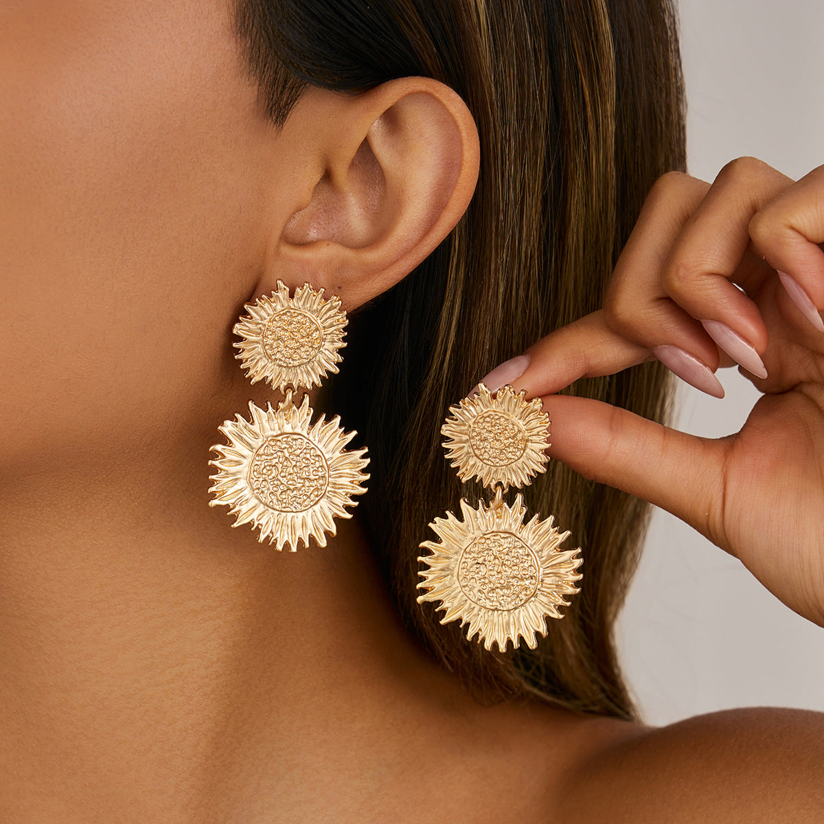 Aretes con colgante de girasol tridimensional estilo vintage para mujer, aleación con acabado galvanizado