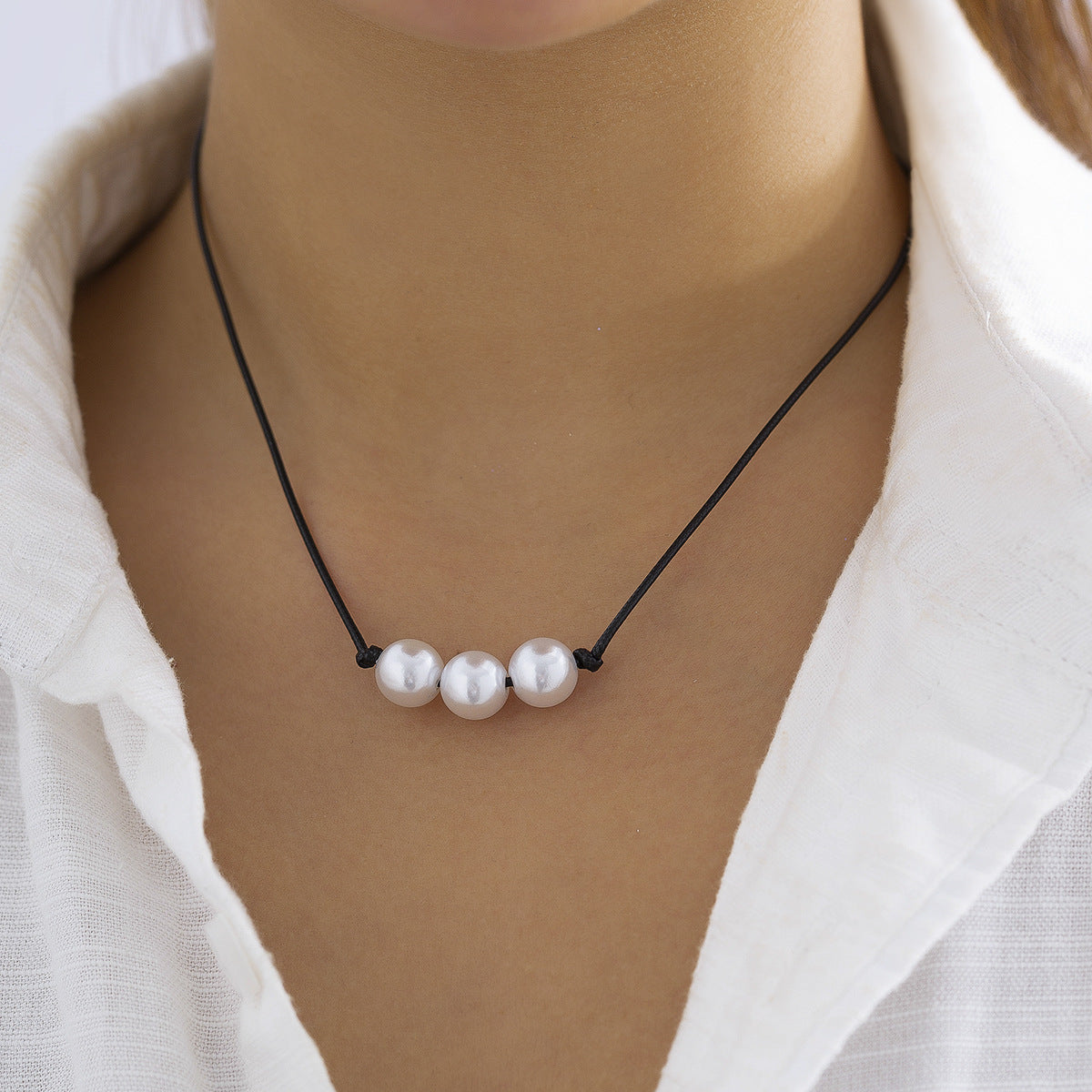 Collana girocollo da donna con ciondolo a perla geometrico minimalista e cordino cerato