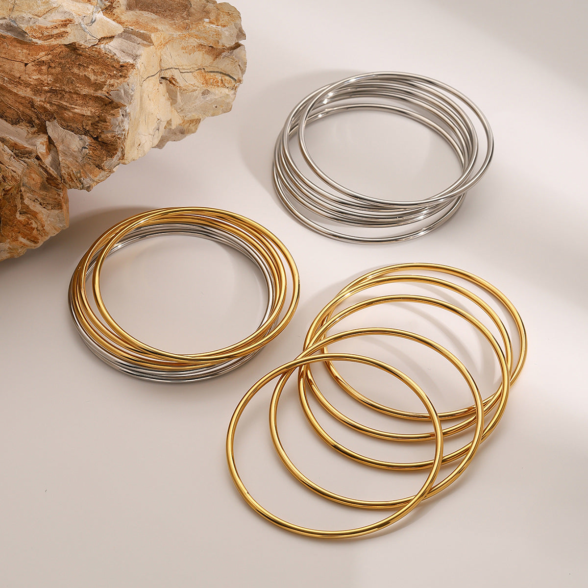 Pulsera Geométrica Minimalista de Acero Inoxidable Electrochapado para Mujer y Hombre