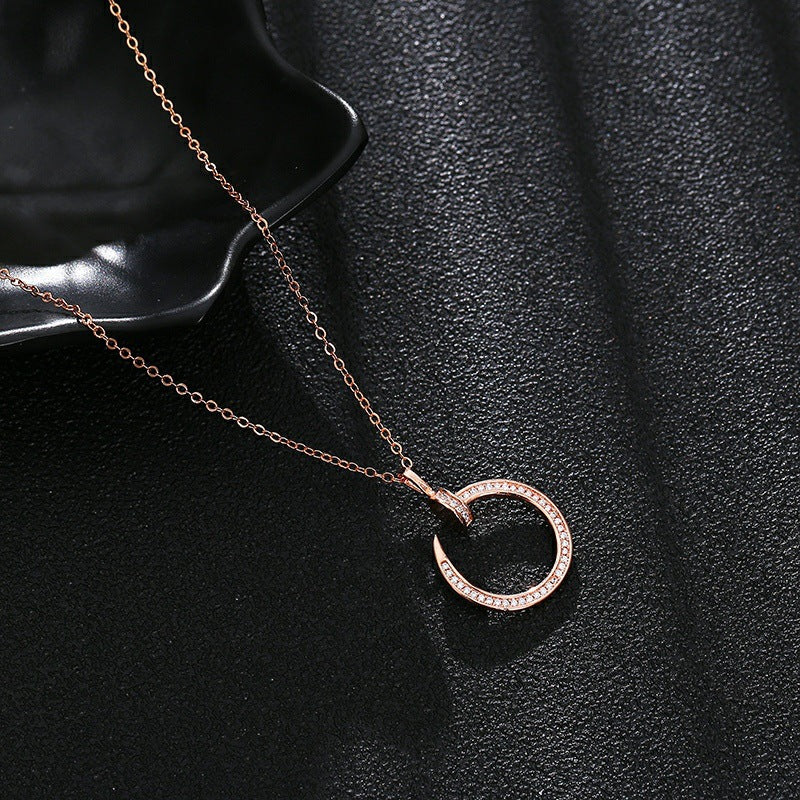 Collana Originale da Donna con Catena a Serpente in Acciaio al Titanio Geometrico e Intarsi in Strass