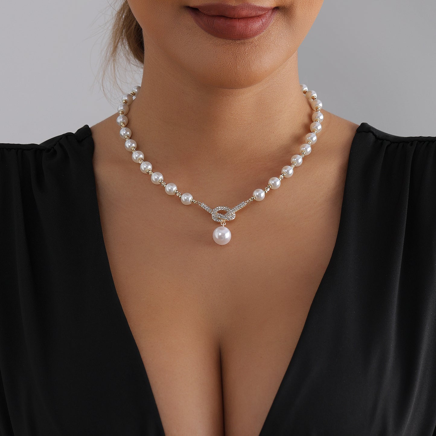 Vintage Geometric Rhinestone Pearl Bow Alloy Y-Necklace Plated