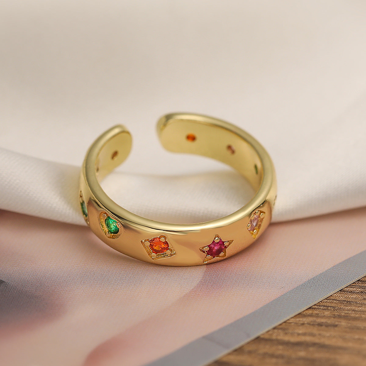 Anello aperto geometrico retrò minimalista da donna in ottone con placcatura in oro 18 carati e intarsio in zircone
