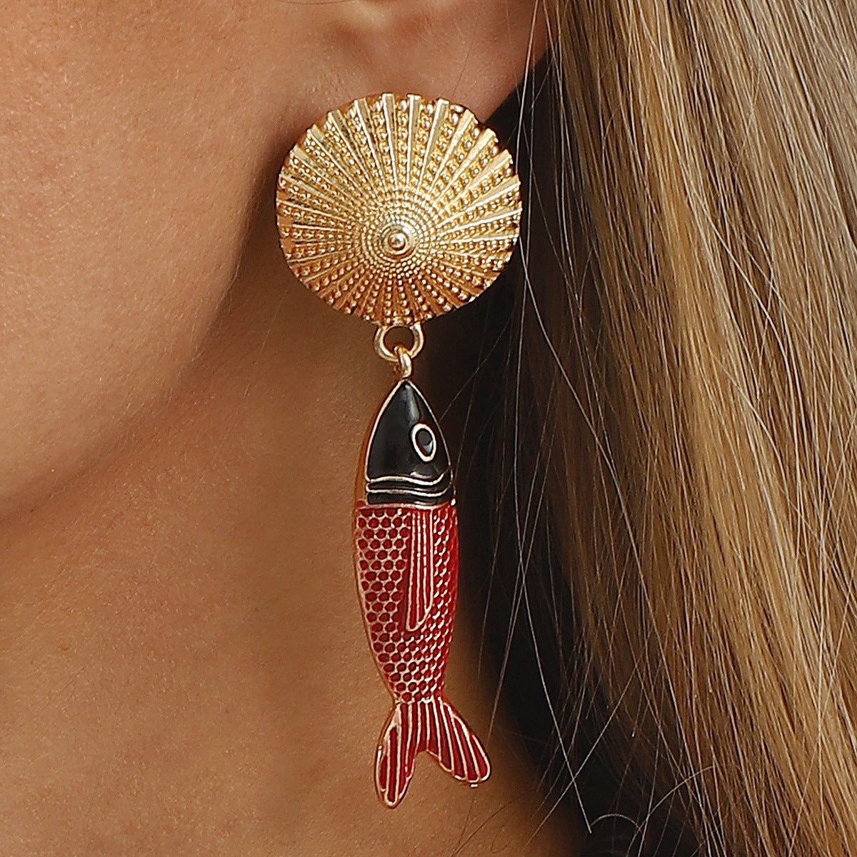 Minimalist Fish-Shaped Pendant Earrings in Zinc Alloy with Electroplated Finish for Women