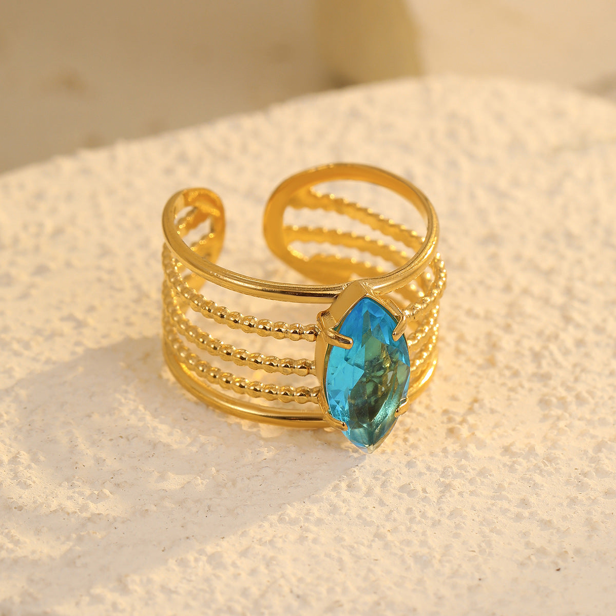 Anillo minimalista de acero inoxidable chapado para mujer, con forma de gota de agua y diseño calado, accesorio de moda de lujo