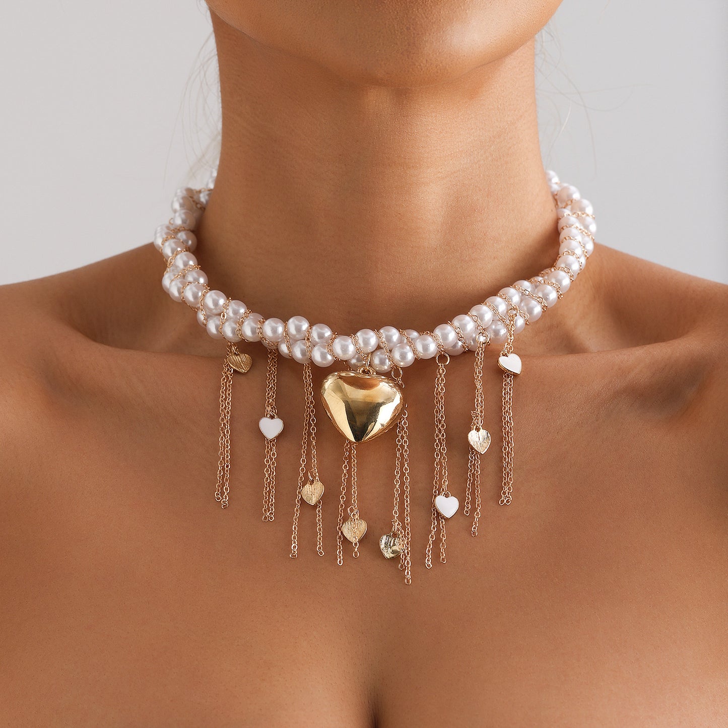 Vintage Style Heart-Shaped Resin Locket Necklace with Gold-Plated Alloy Pendant and Multi-Layer Pearl Accents for Women