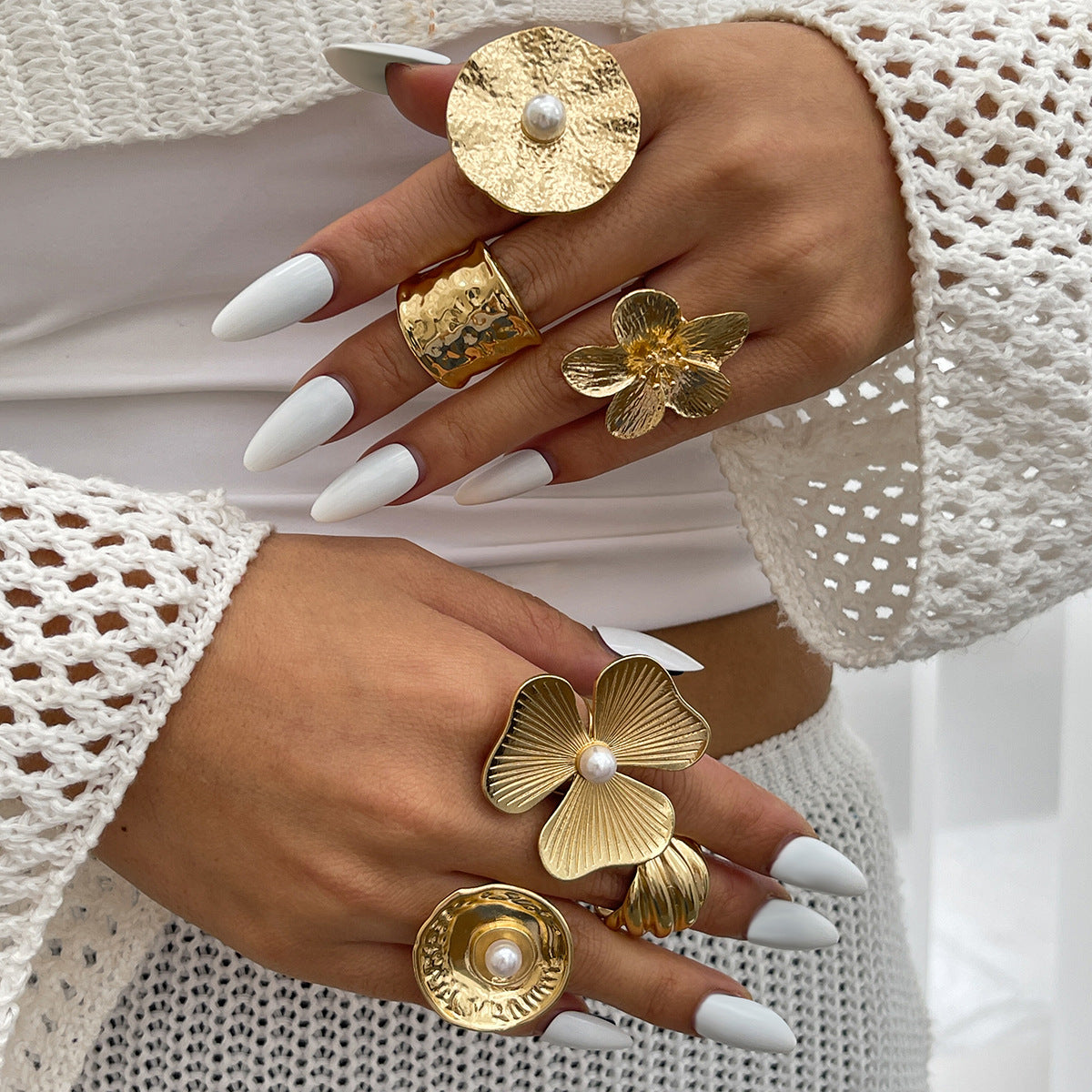 Minimalist Plated Alloy Floral Pearl Geometric Round Ring Set for Women