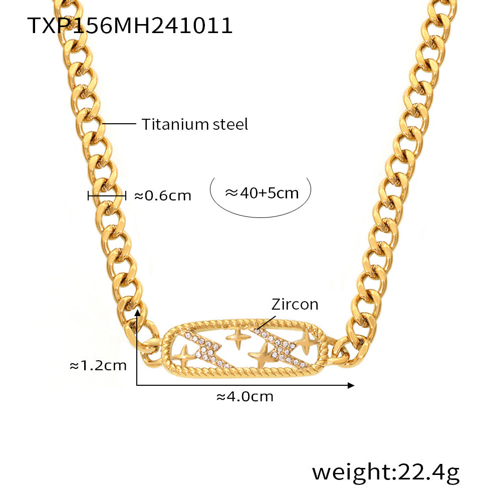 Collana con ciondolo romantico e minimalista in acciaio inossidabile con tre ciondoli a cuore vuoto placcati in oro 18 carati su catena cubana da donna