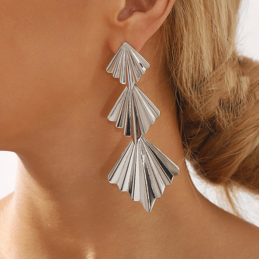 Orecchini da donna minimalisti a triangolo a forma di ventaglio geometrico irregolare con finitura in ferro placcato