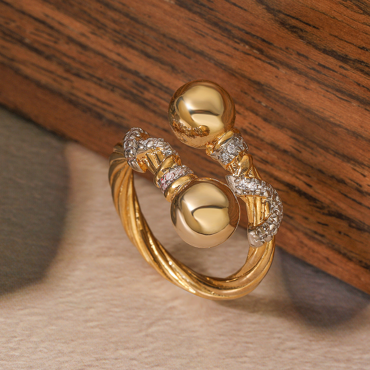 Anello aperto geometrico minimalista da donna in rame con zirconi micro-pavé