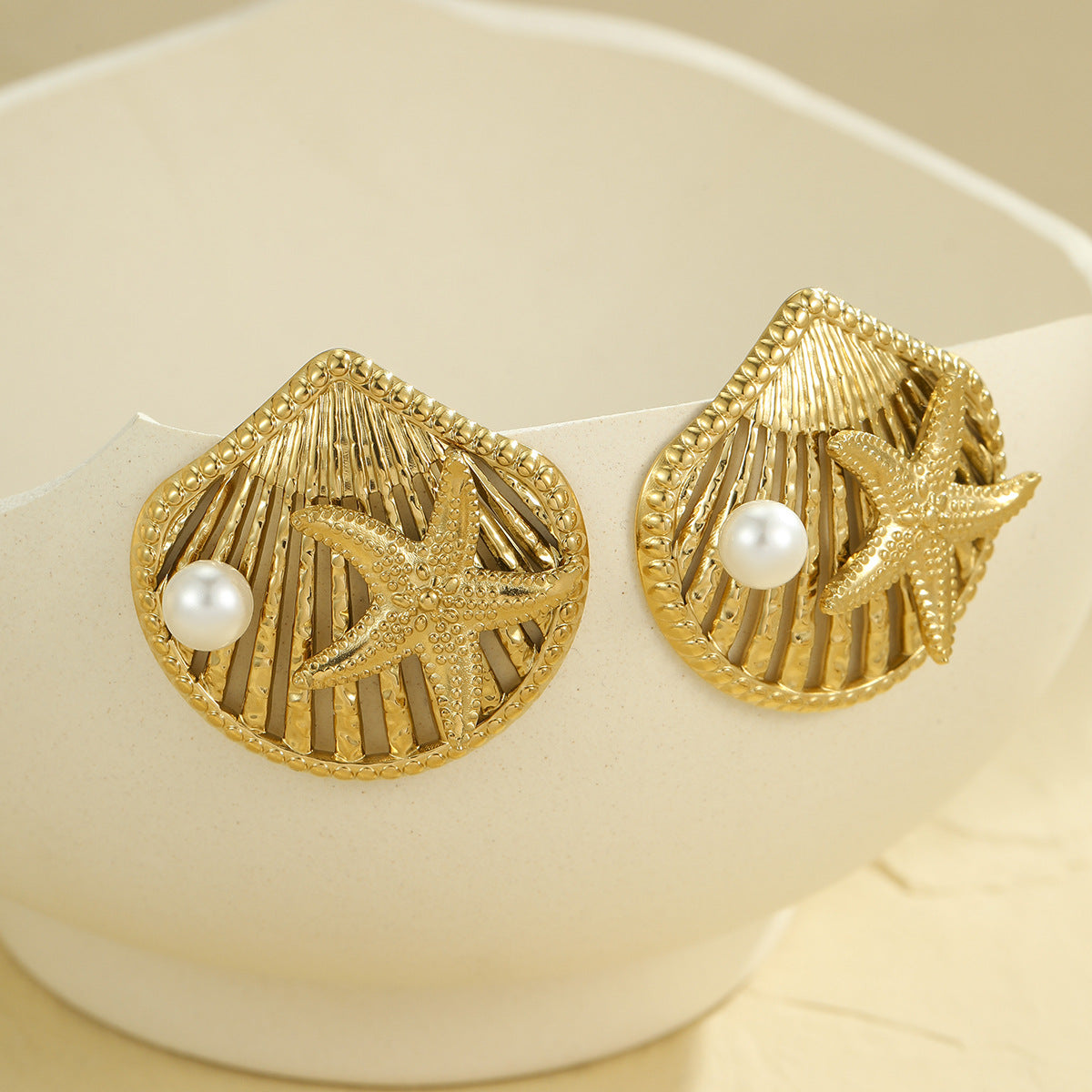 Pendientes minimalistas de acero inoxidable con forma de estrella de mar y acabado chapado para mujer