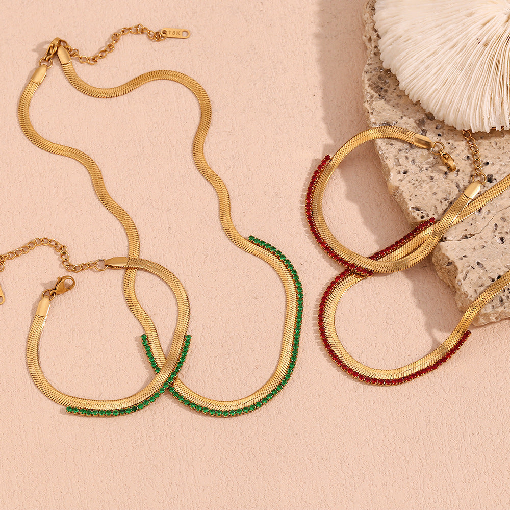 Collana da donna alla moda placcata oro 18 carati in acciaio al titanio, geometrica, con zirconi colorati e texture a spina di pesce