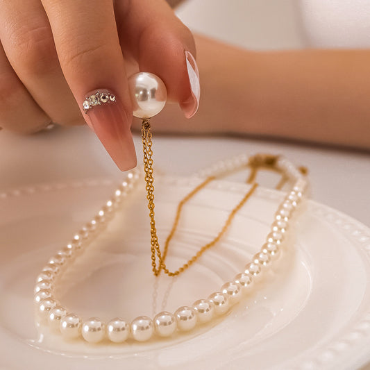Collana con pendente geometrico in acciaio inossidabile stile vintage francese con charm in acciaio al titanio e finitura placcata sottovuoto in oro 18 carati per donna