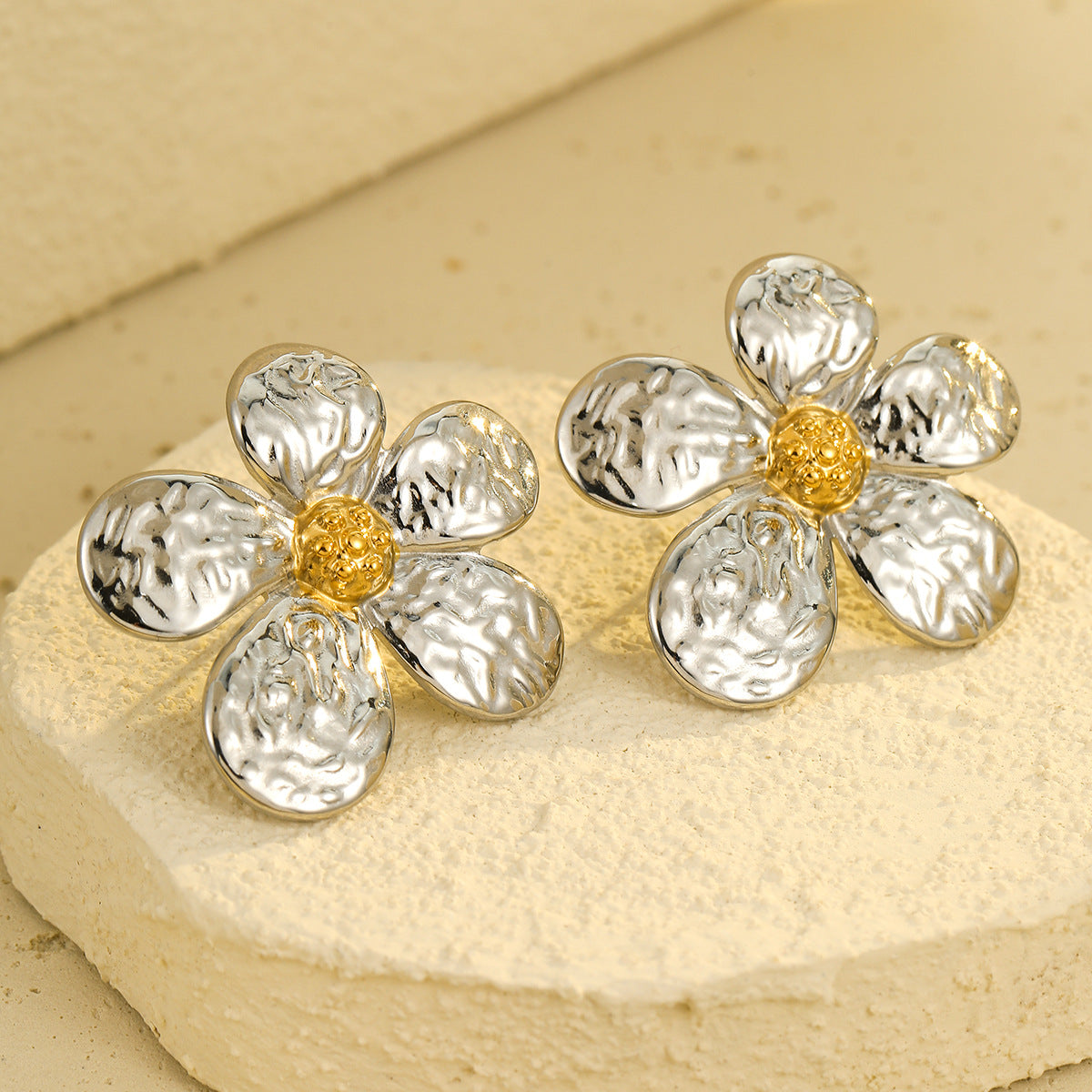 Orecchini da Donna a Cinque Petali Floreali alla Moda in Acciaio Inossidabile con Placcatura in Oro 18K