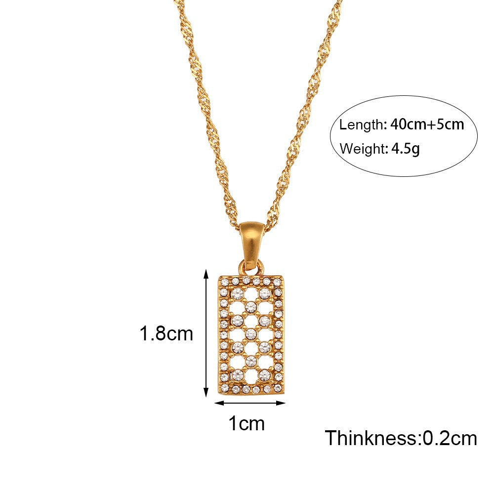 Collana con Pendente Geometrico alla Moda in Acciaio Inossidabile con Placcatura in Oro 18K, Accenti in Acciaio al Titanio, Accenti di Strass e Dettaglio con Frange per Donna