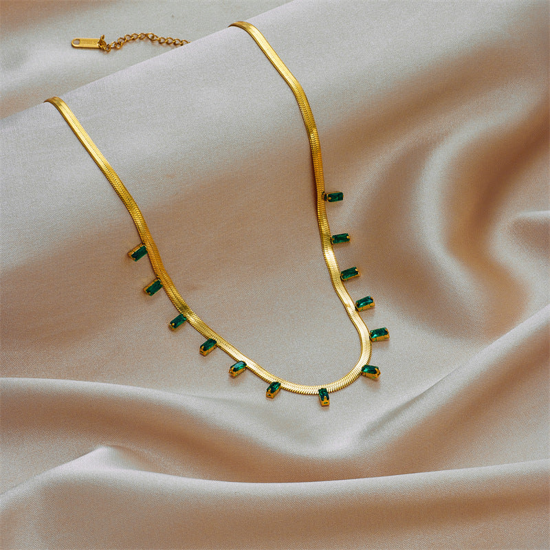 Minimalist Retro Geometric Titanium Steel Snake Chain Necklace with Small Green Rhinestones