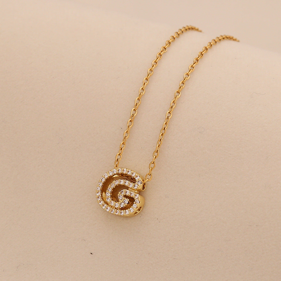 Minimalist Letter-Shaped Stainless Steel Pendant Necklace for Women with Versatile Clavicle Design