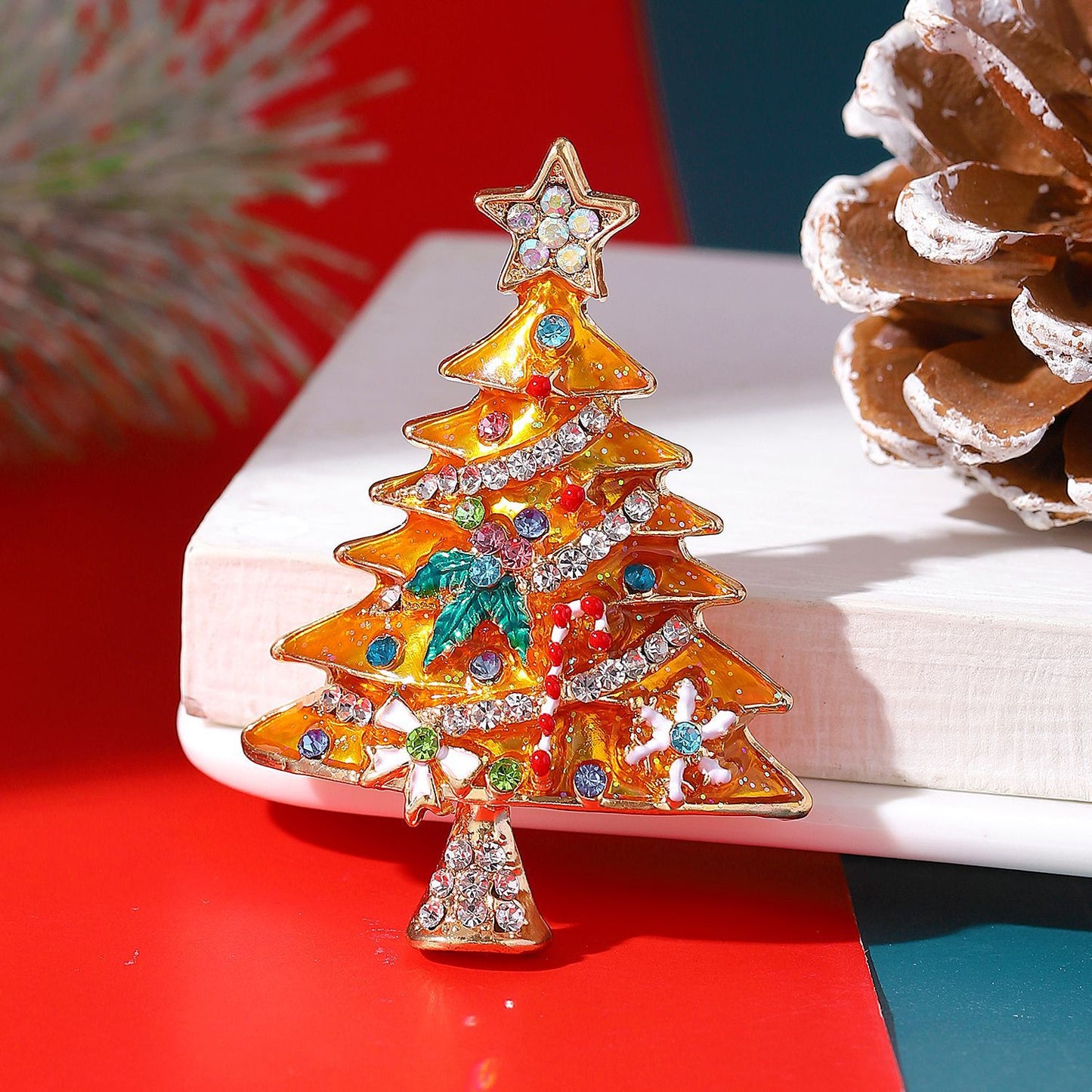 Broche de árbol de Navidad para mujer en aleación con incrustaciones de diamantes de imitación, forma geométrica, estilo Ins, accesorio decorativo