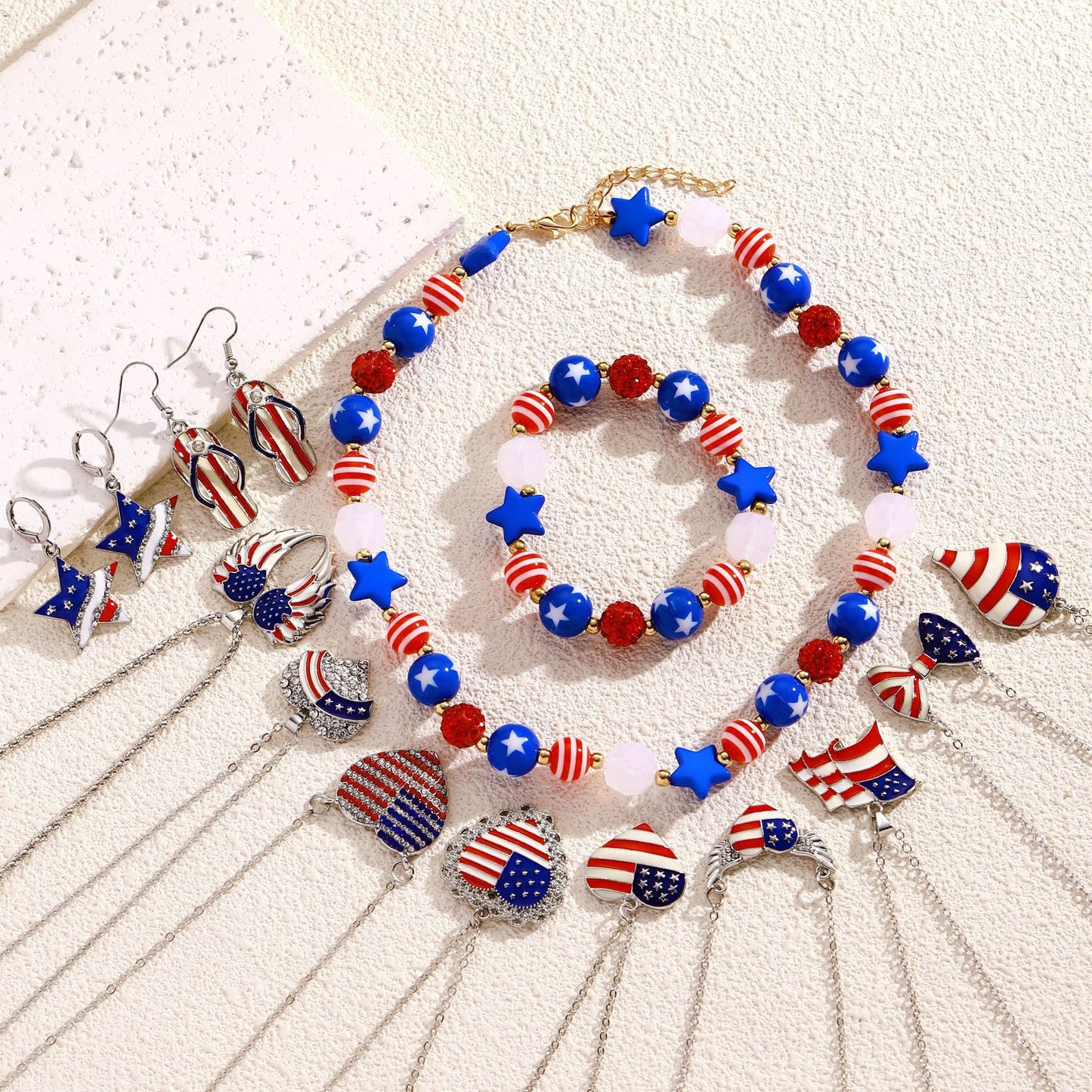 Set di collane placcate in lega con ciondoli a forma di stella e cuore intarsiati di strass, stile minimalista, da donna